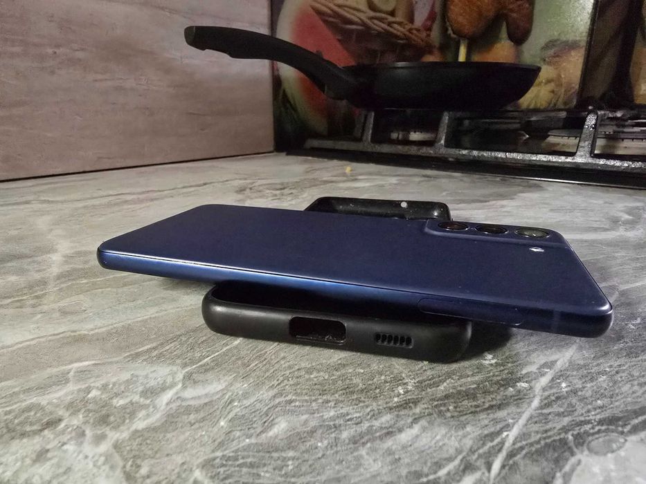 S21 FE 6/128 Android 16