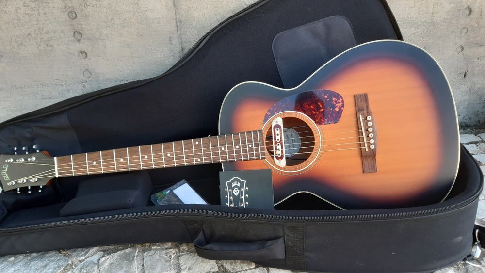 Guild Troubadour 240M