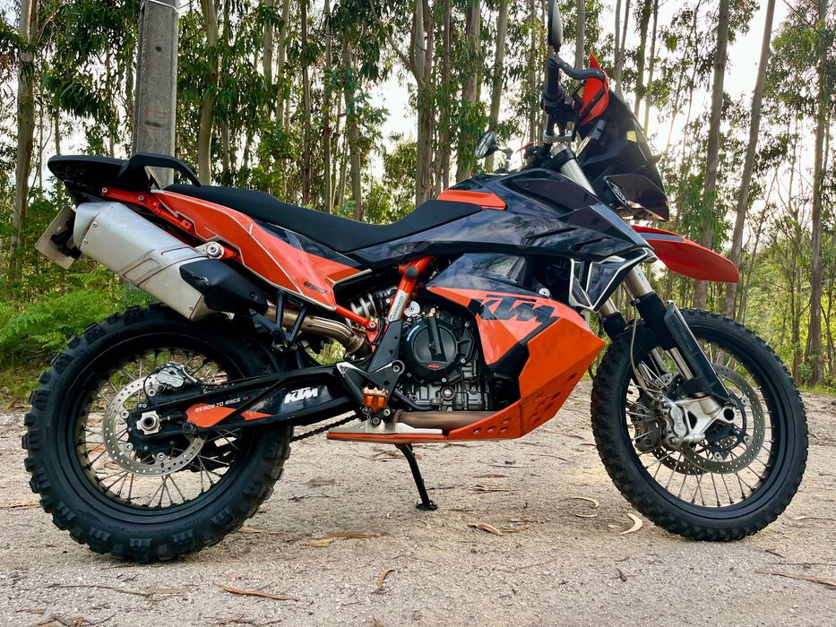 KTM 890 R kit ReBull