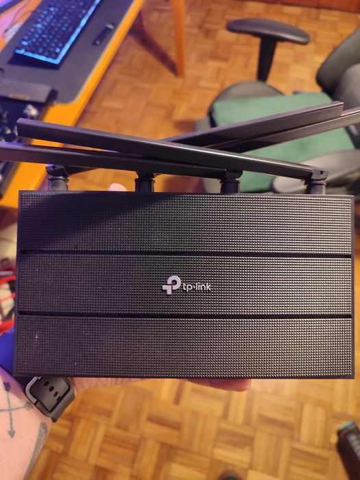 Router TP-Link Archer C6 AC1200 MU-MIMO (Como Novo)