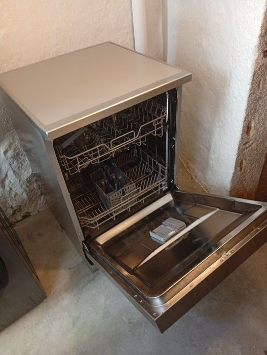 Máquina de lavar louça Samsung, com 3 anos, em Seixas, Caminha