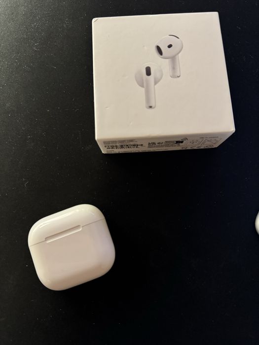 Słuchawki AirPods 4 ANC
