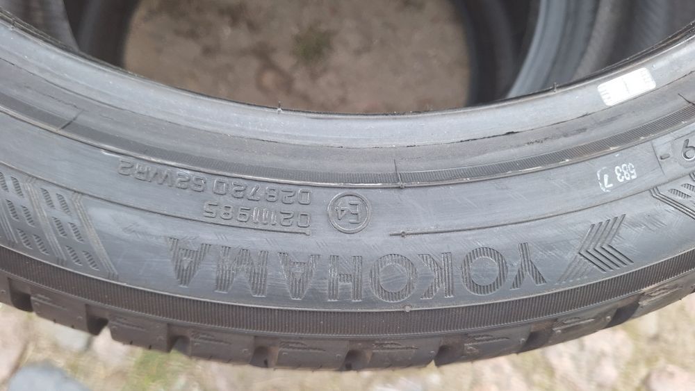 Opony Yokohama BluEarth-4S  245/40R28