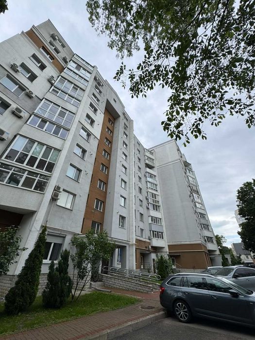 Продаж великої 1-кімнатної  в елітній новобудові центр міста - More