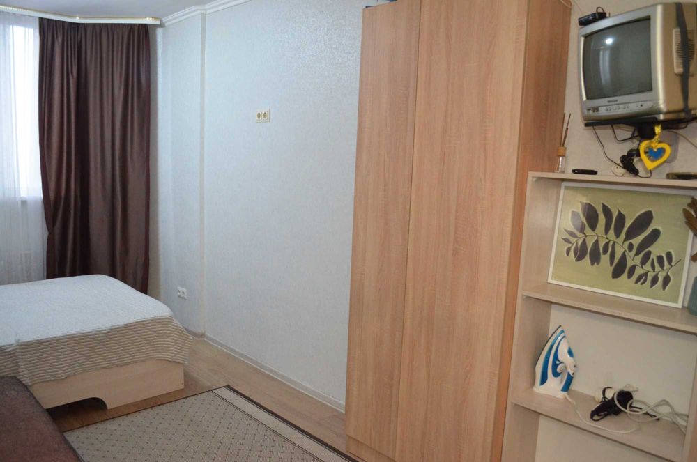 Борщаговка Святошинский. Квартира посуточно почасово Семьи Стешенкив 9