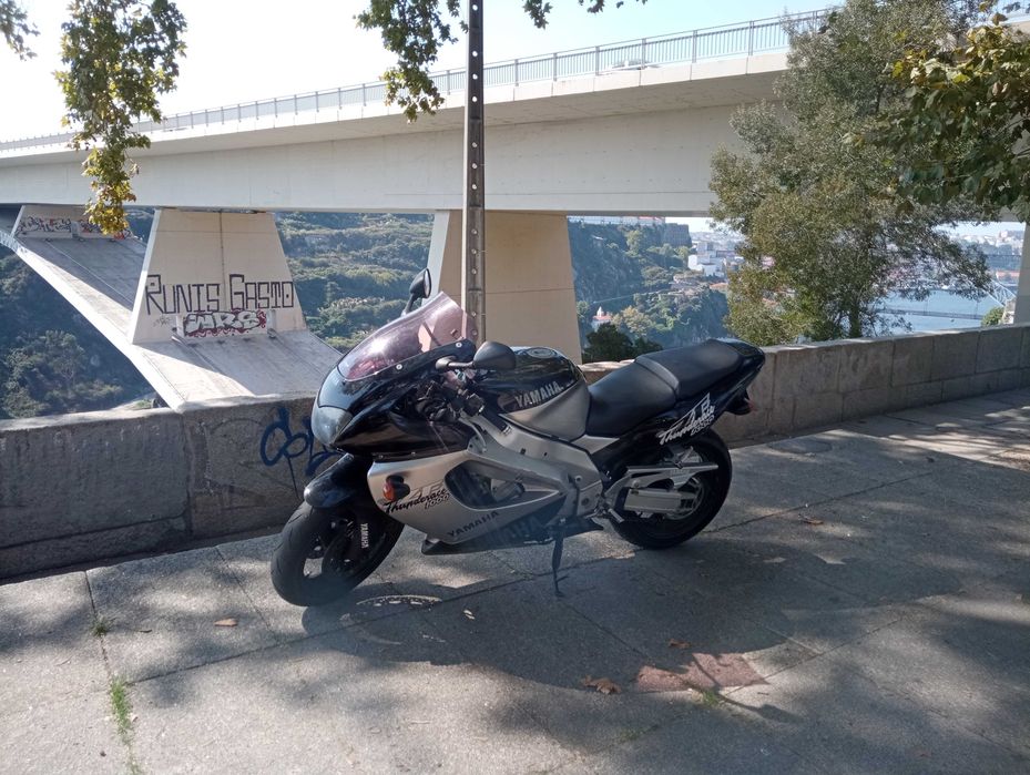 Yamaha thunderace 1000 ano 2000 com 42000 klm