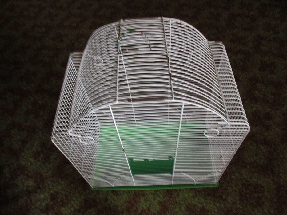 Клетка для птиц,грызунов б/у 62х45х28см.