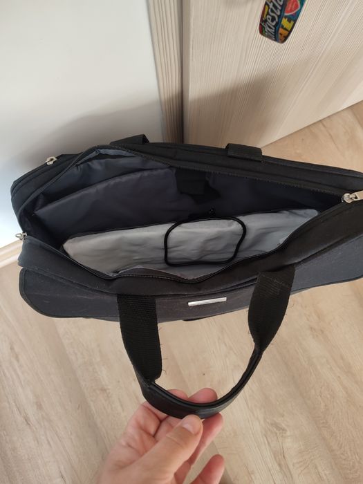 Laptop Asus F7E, ekran  17 cali, na części