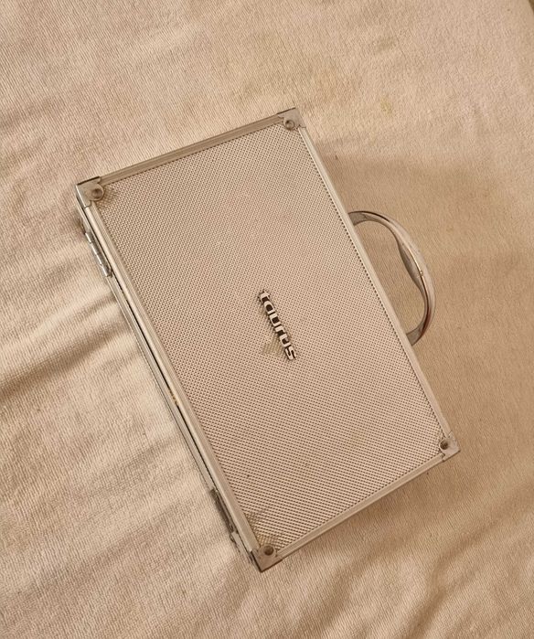 Mala Pequena de Aluminio para Arrumação medidas nas fotos