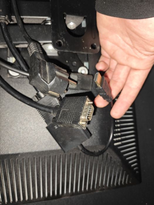 Monitor dell z uchwytem na ścianę