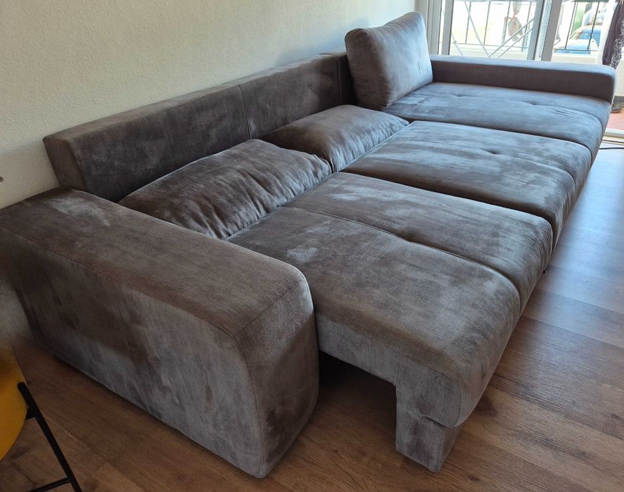 Sofá com chaise longue