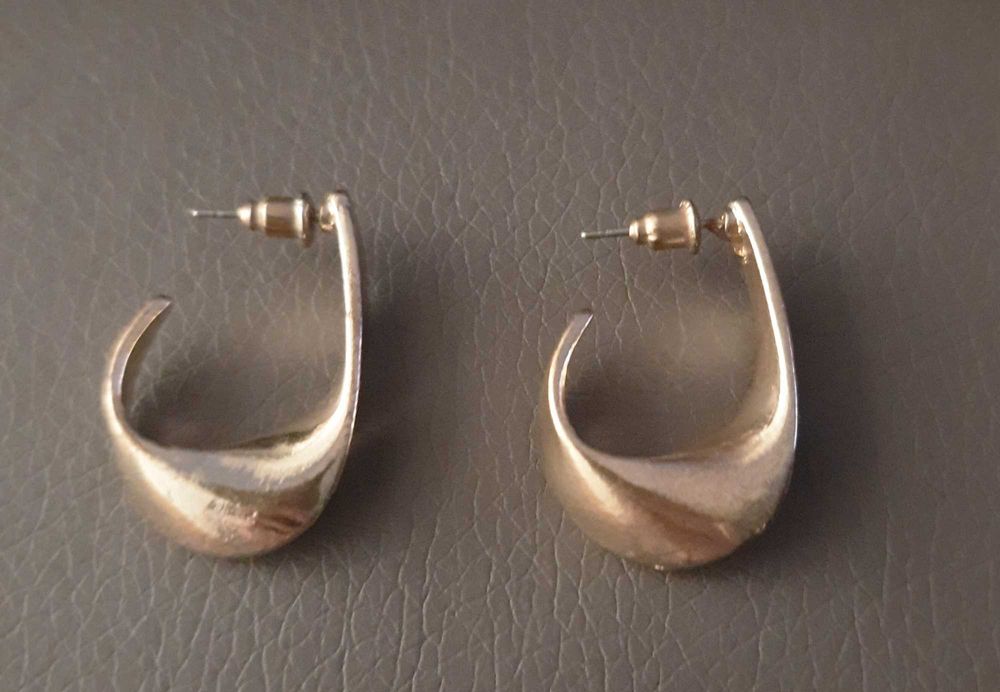 Zlote kola owalne zagiete yes stal chirurgiczna pozlacane duze zawijak