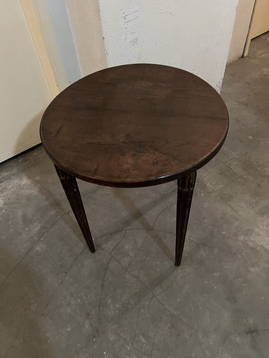 Meda de apoio de sala