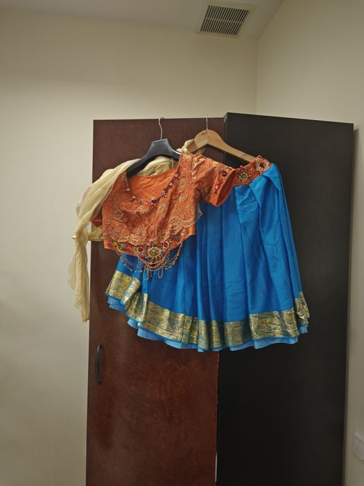 Різноманітні костюми для східних та бальних танців