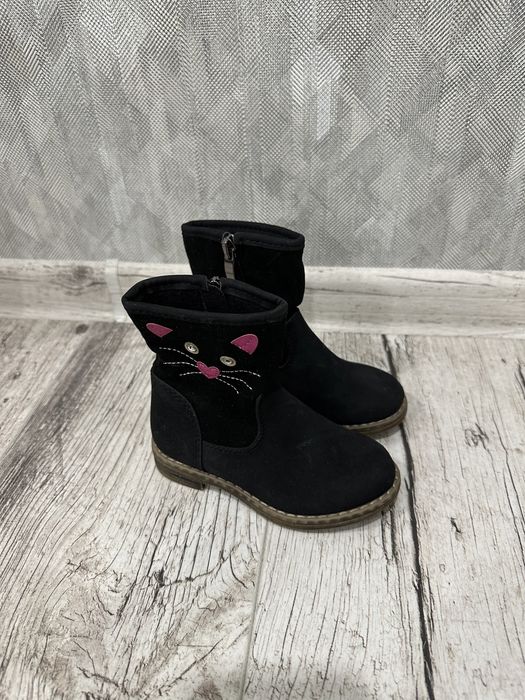 Осінньо-весінні сапожки на дівчинку. З Америки.