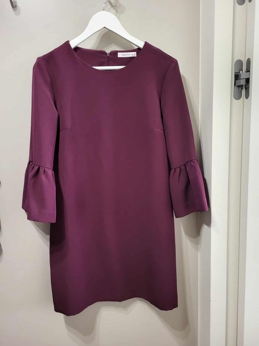 Elegancka bordowa sukienka Reserved – dzwonkowate rękawy – Rozmiar S