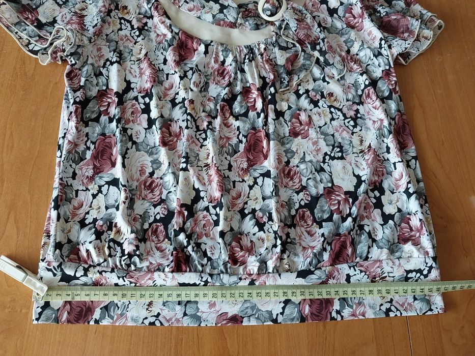 Bluzka bluzeczka w kwiaty z krótkim rękawem