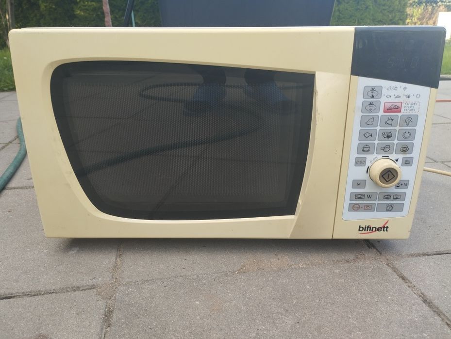 Sprzedam mikrofalówkę Bifinett sprawna 100%