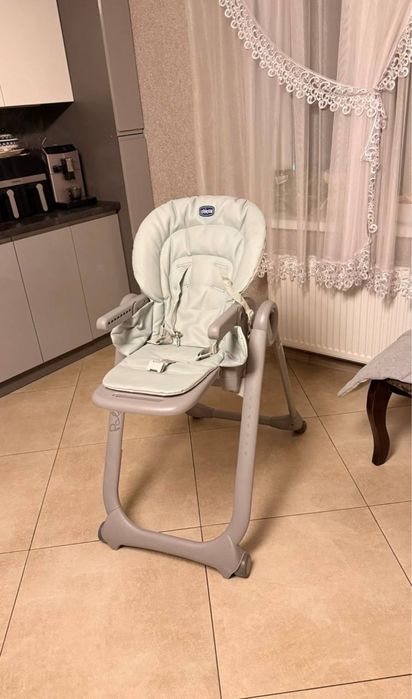 Продам стільчик для годування Chicco Polly