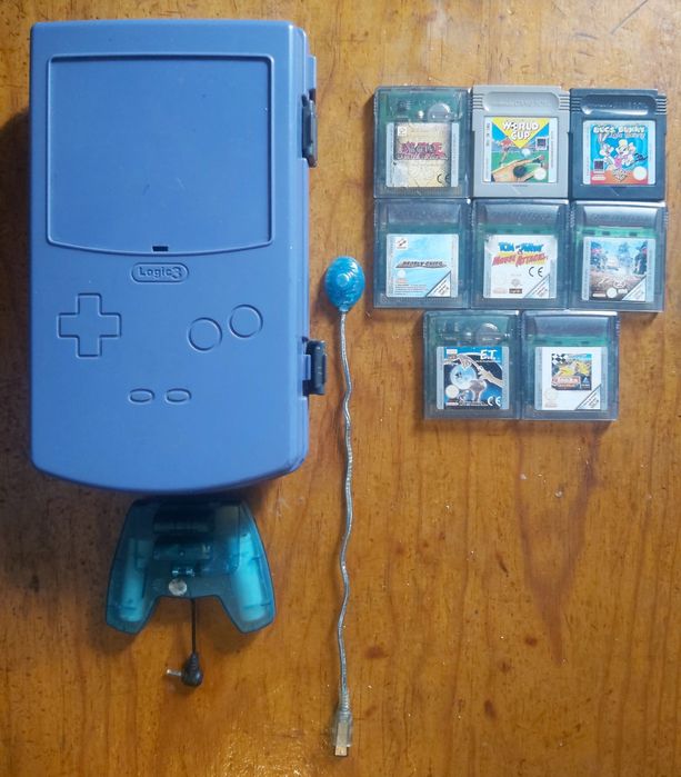 Gameboy jogos e acessórios tudo 50€.