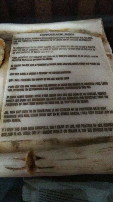 Барельеф "Клятва ГИППОКРАТА"