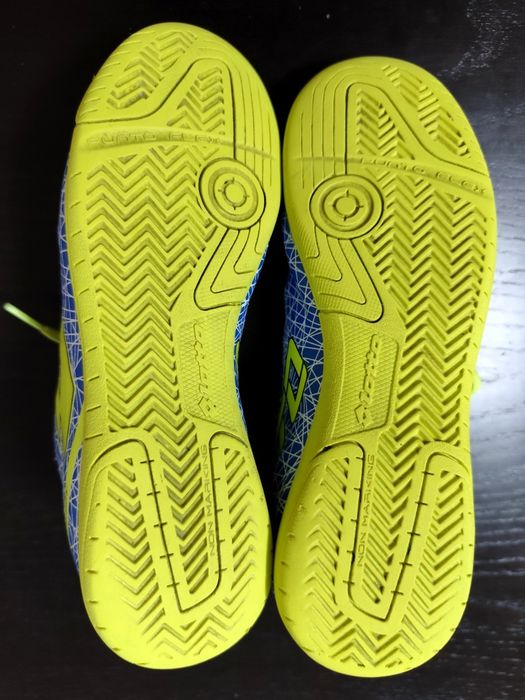 Sapatilhas de Futsal Lotto Zhero Gravity (Tam.36)
