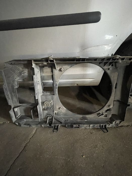 Дифузор радіатора Citroen Berlingo/Peugeot Partner