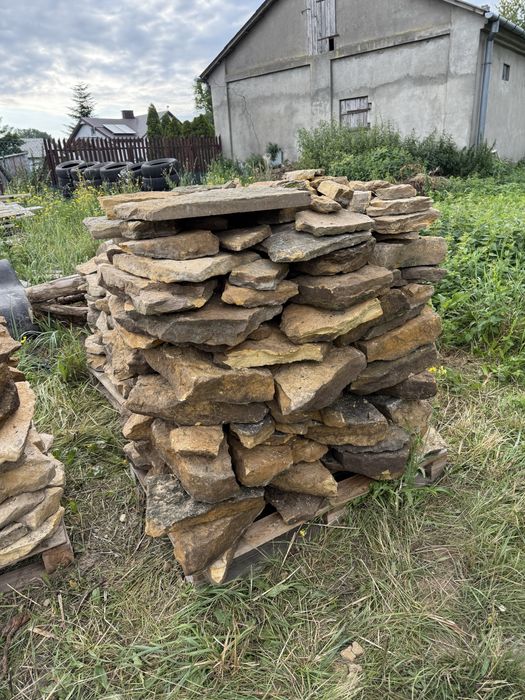Piaskowiec do ogrodu na chodnik ładny gruby czysty