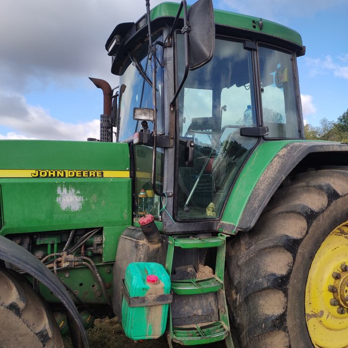 Трактор  John Deere 7810