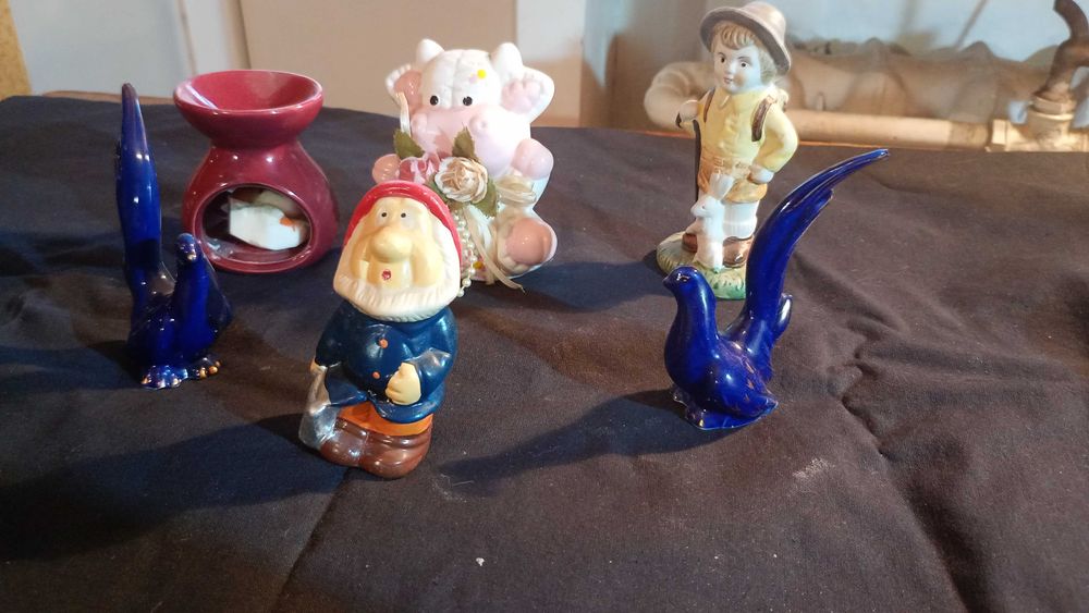 Статуетки для настрою: бронза, полістоун, фарфор, кераміка.