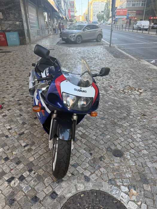 Moto suzuki reviçao feita este mes , com tudo novo