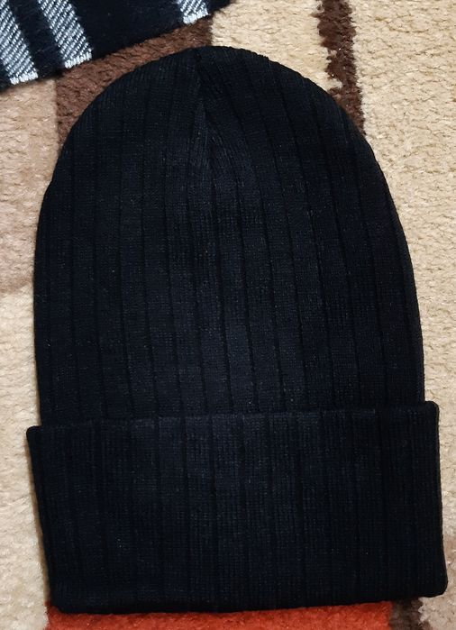 Conjunto, gorro, cachecol e luvas grossas