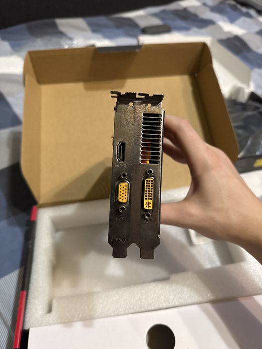 Відеокарта Zotac 550 TI 1gb ddr5 робоча