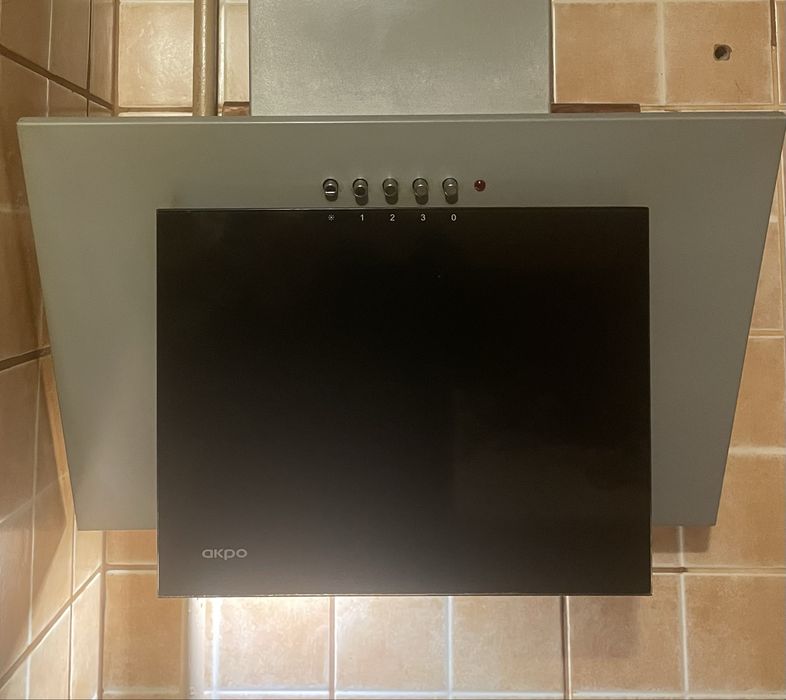 Okap skośny akpo z oświetleniem.