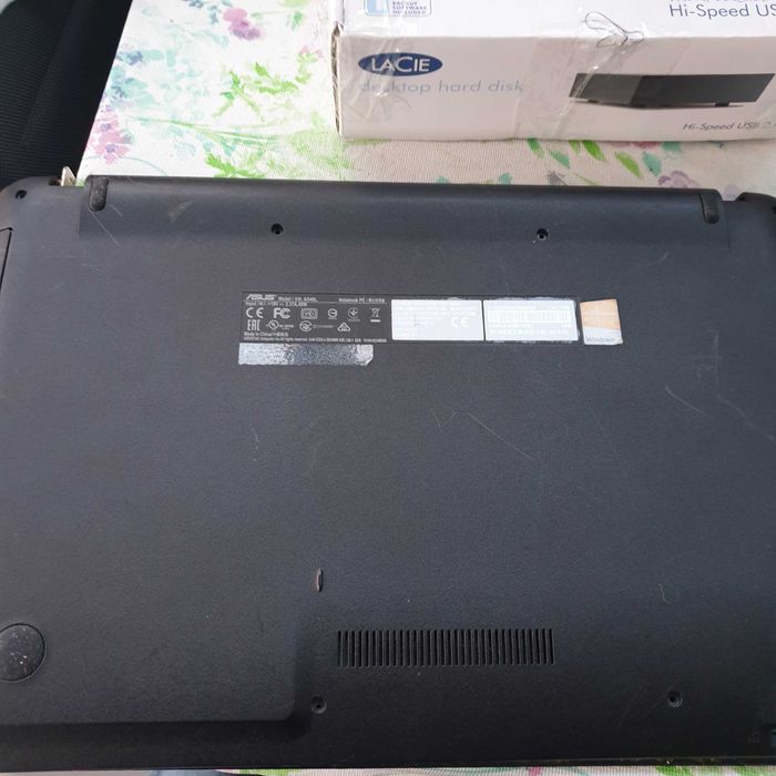 carcaça inferior asus A540l restantes peças sob consulta
