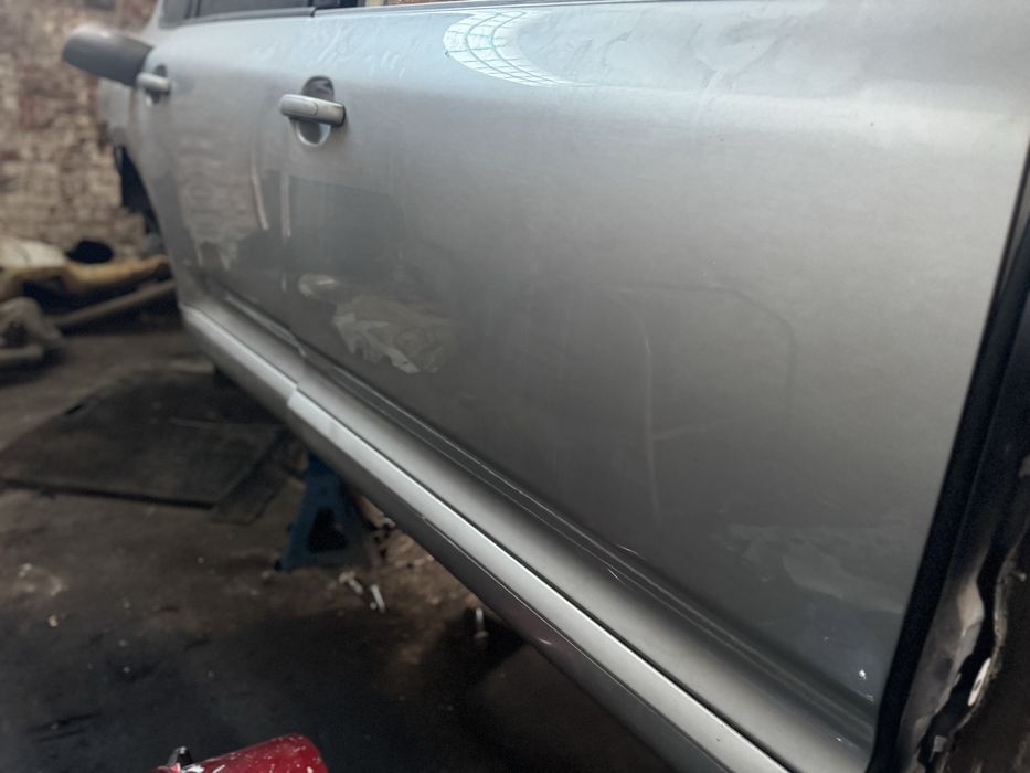 Двері Porshe Cayenne 955/957 серебро дверь Каен