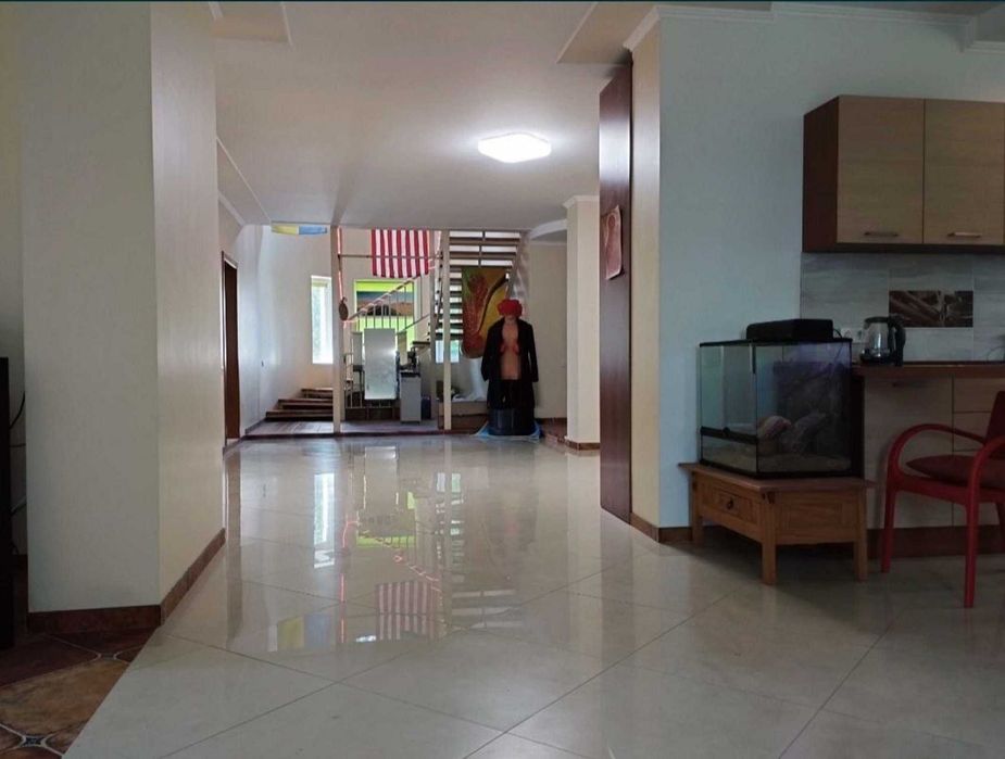 Без посредников. Продается просторный дом в Гатном – 300 м², 12 соток!