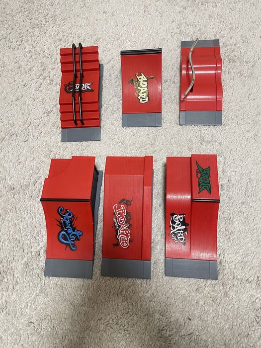 Фінгер рампи,скейтпарк,скейти