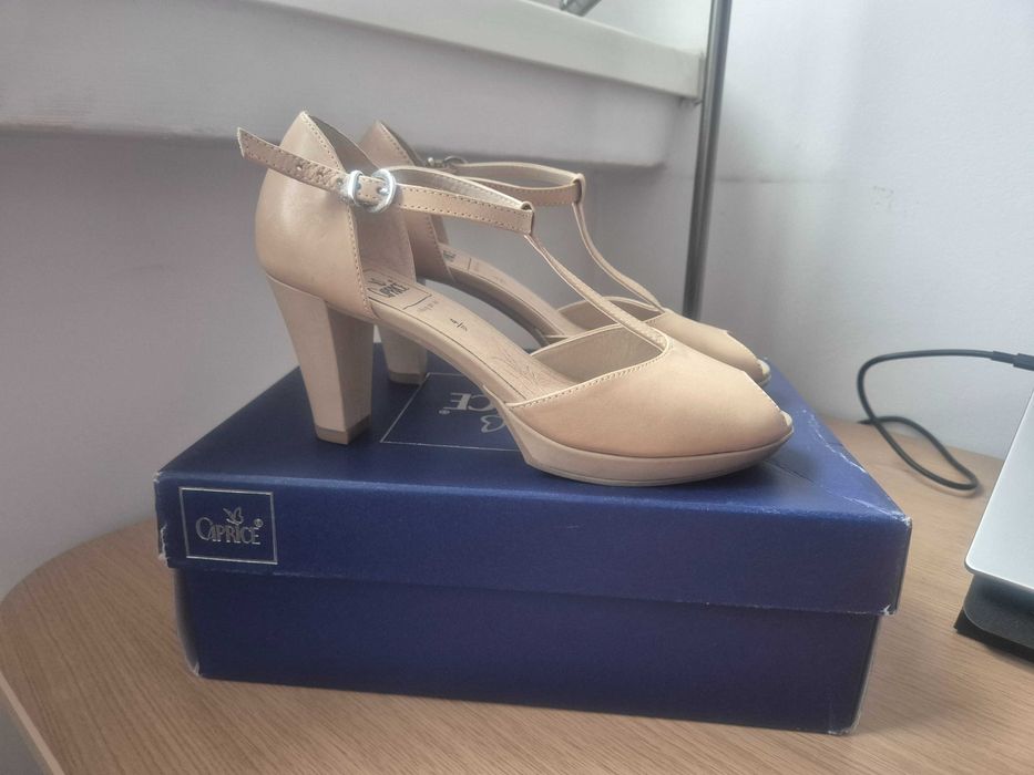 Buty na obcasie, platformy, Caprice, 37, nowe bez metki.
