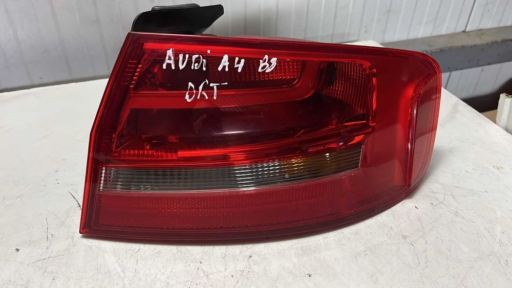 Farolim direito AUDI A4 B8 (8K2)