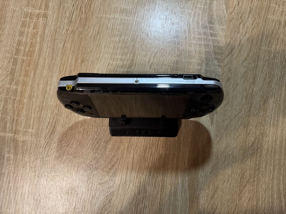 Продам PSP 3008 в ідеальному стані.