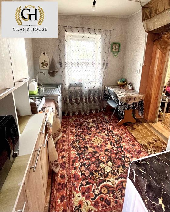 Продам частину будинку. Район Шкільний.