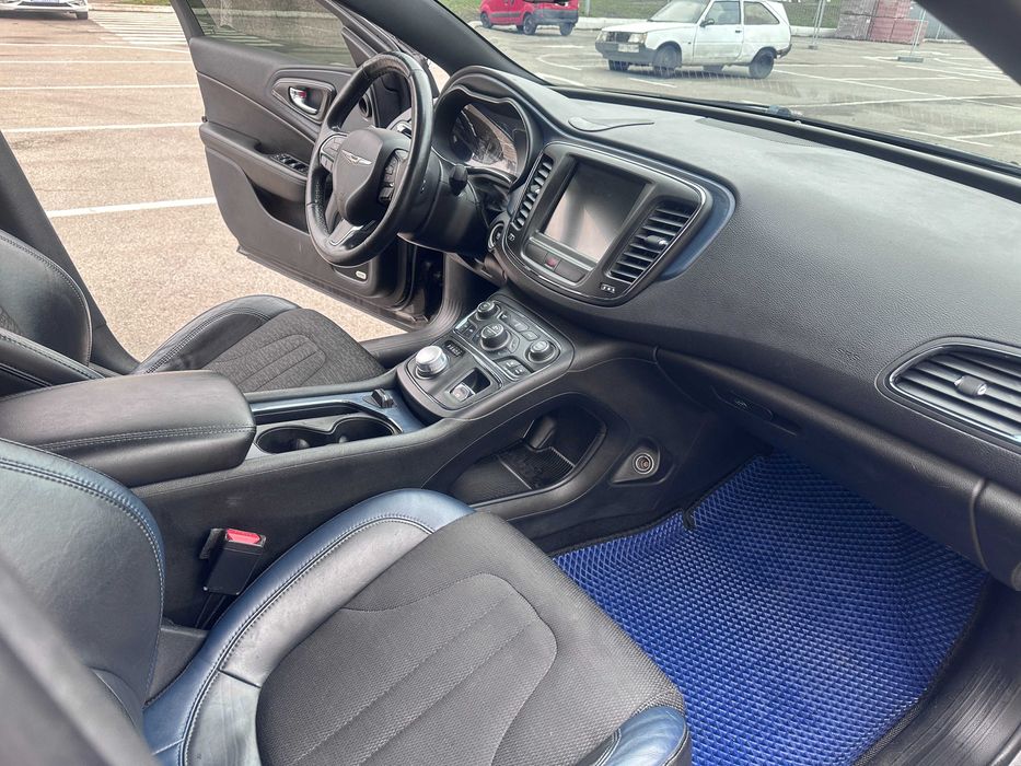 Chrysler 200S 3.6 2015 газ/бенз