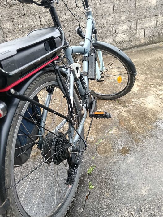 Bicicleta elétrica BTWIN  bom estado