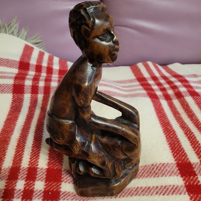 Drewniana rzeźba 21 cm.