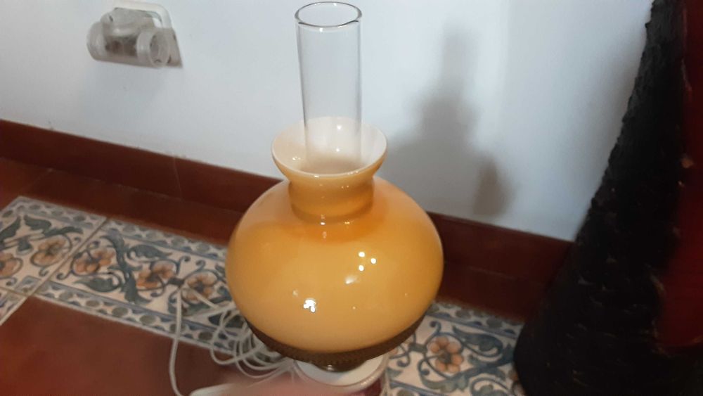 Candeeiro em latão e louça
