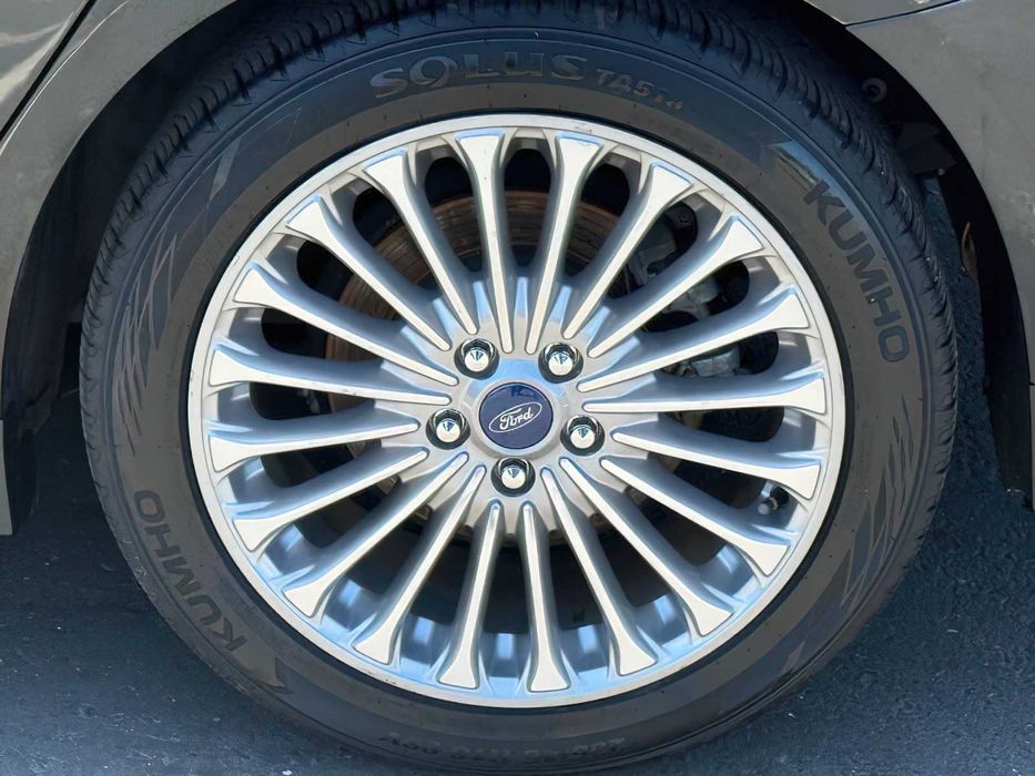Ford Fusion Titanium      2014