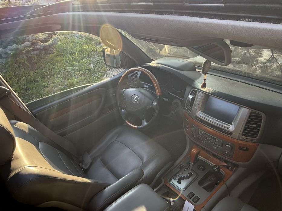 Продам Lexus LX470