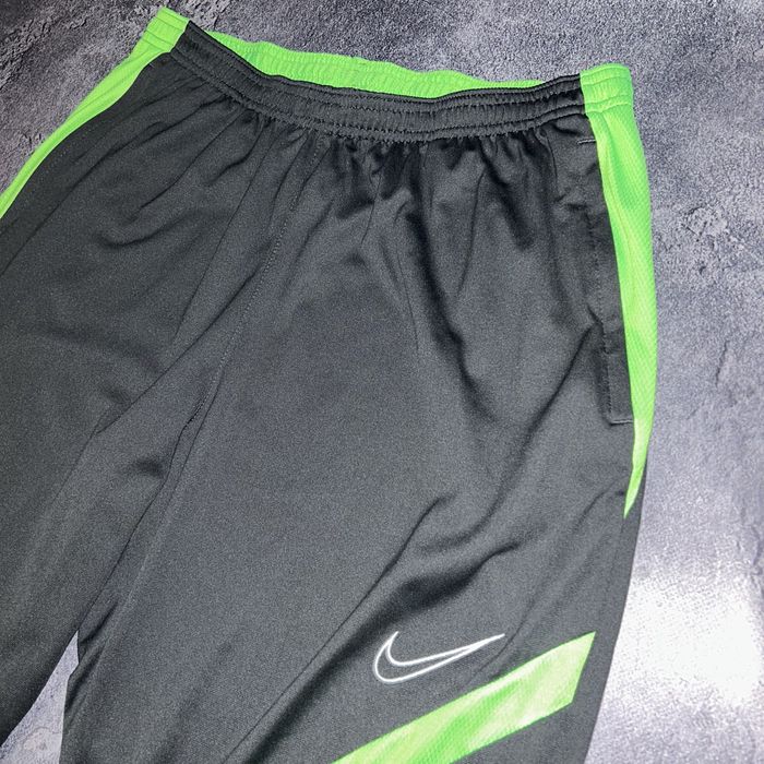 Спортивні штани Nike XL оригінал  з салатовими вставками