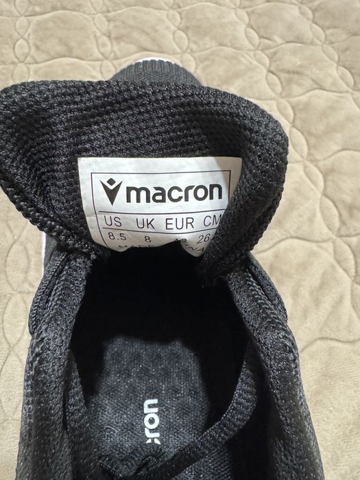 Кроссовки Macron